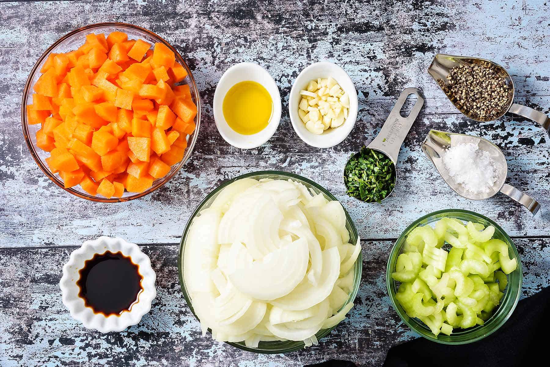 Ingredients for onion and tarragon soup