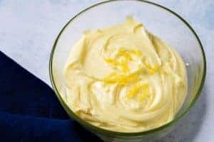 Vegan Lemon Butter Icing in a glass bowl